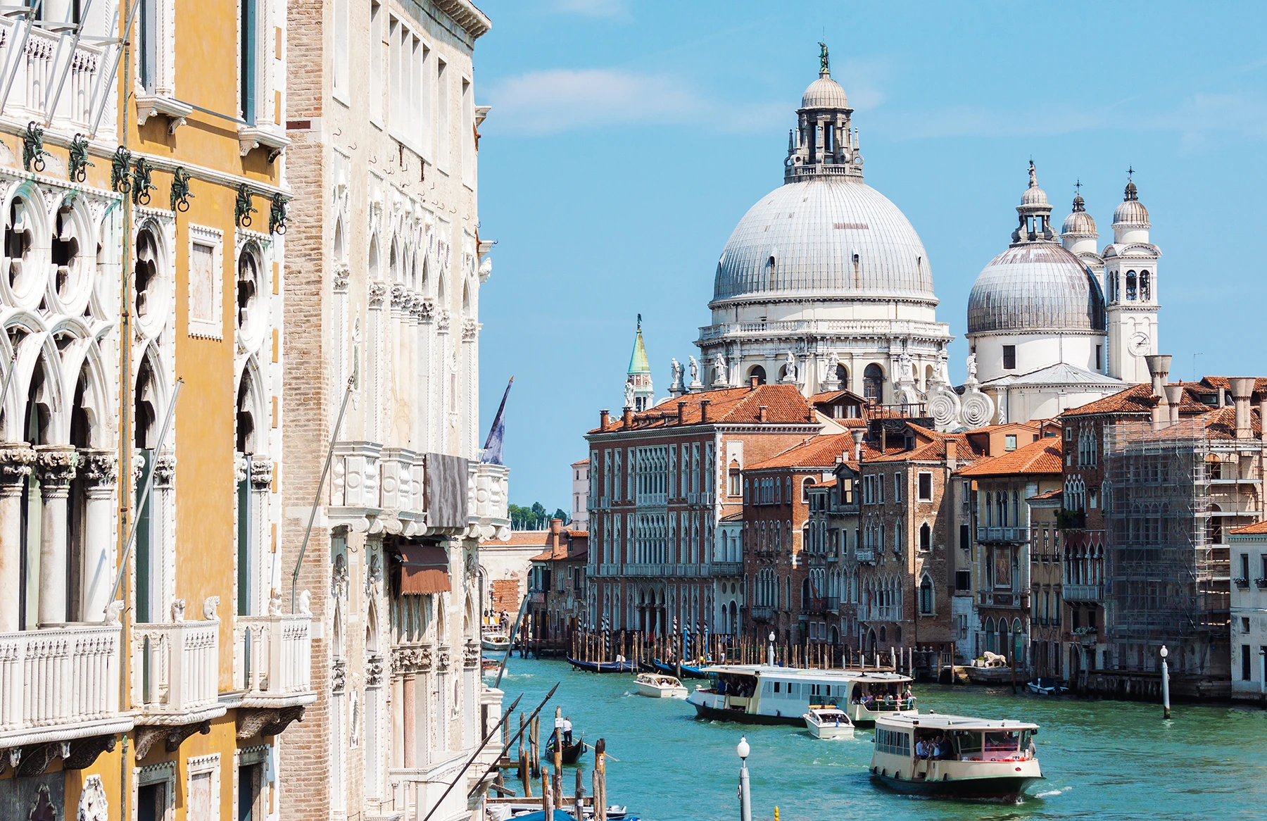 grand-canal-and-basilica-santa-maria-della-salute-viaje
